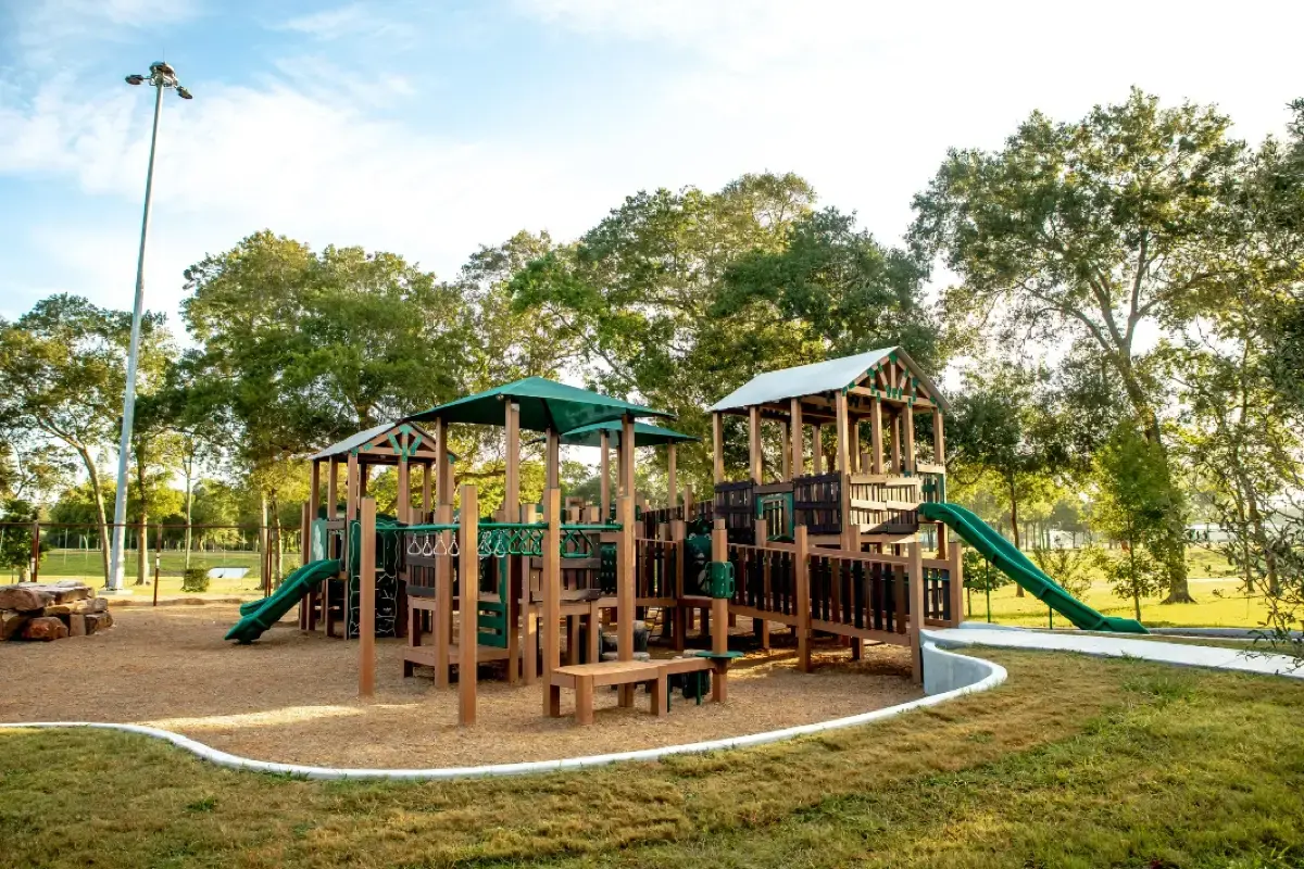 The Value of Combining Wear Mats With Engineered Wood Fiber